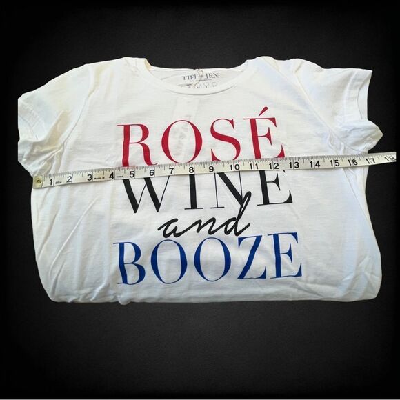 Tiff + Jen "Rose' Wine and Booze" T- Shirt Size Small New with Tags - Picture 4 of 7